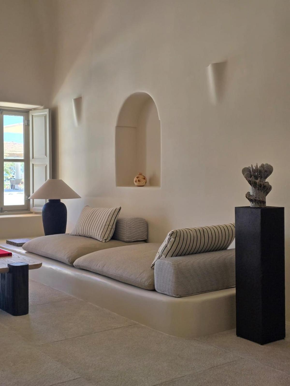 Hotel Black Rose Perissa (Santorini)