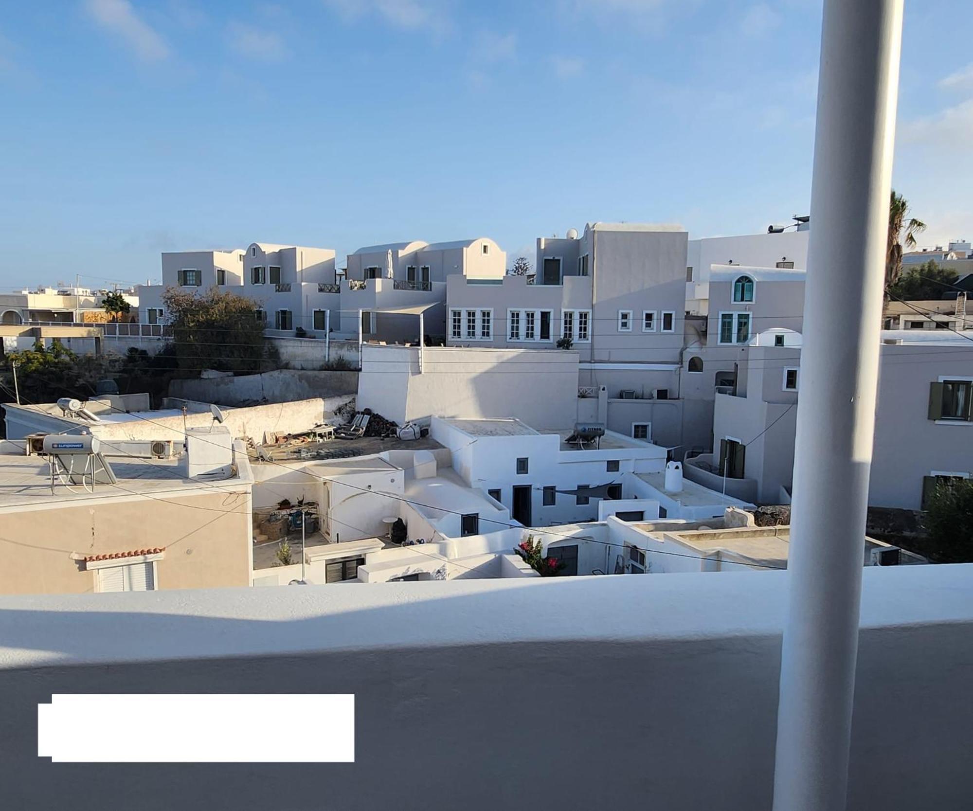Thallos Cave House And * Karterados (Santorini)