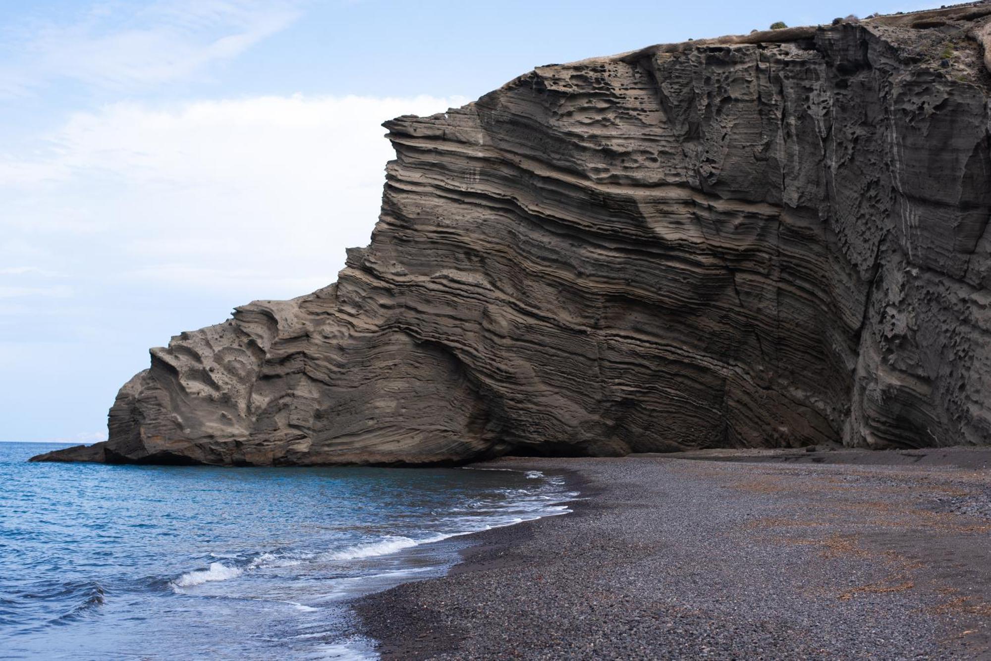 Colombos Beachfront Foinikia (Santorini)
