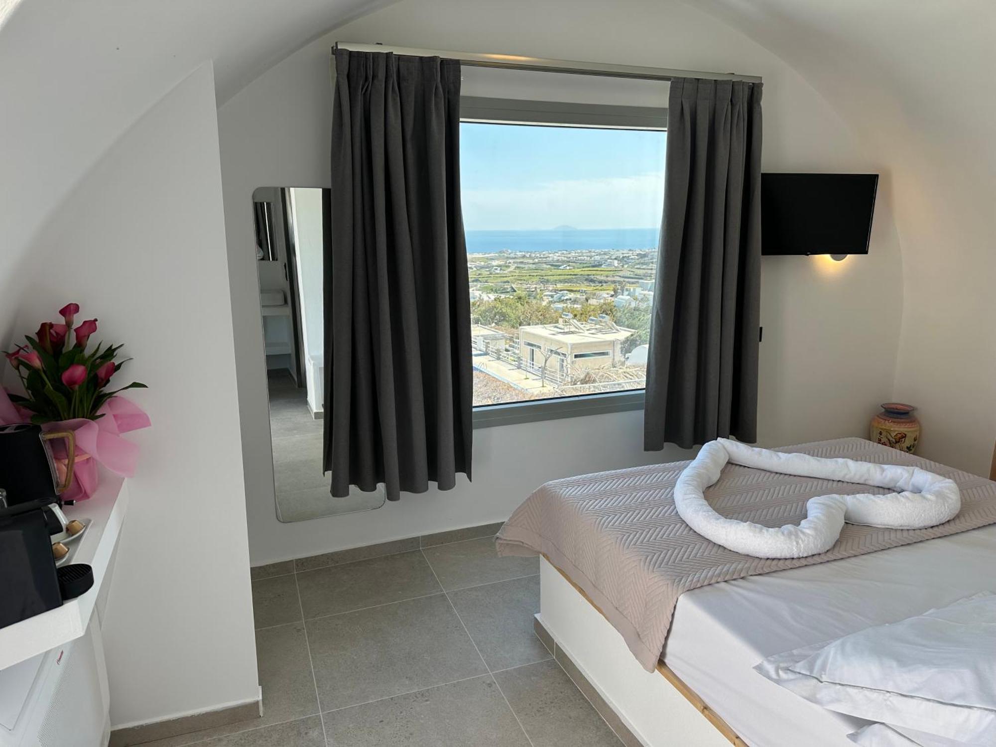 Lovely Hot-l Hotel