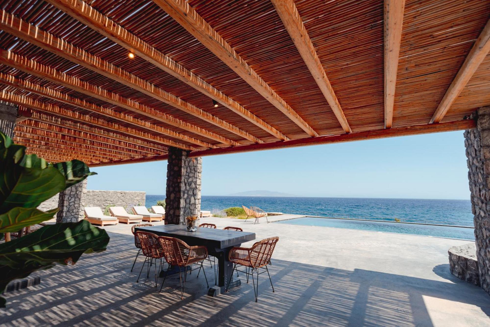 Hotel Colombos Beachfront 5*