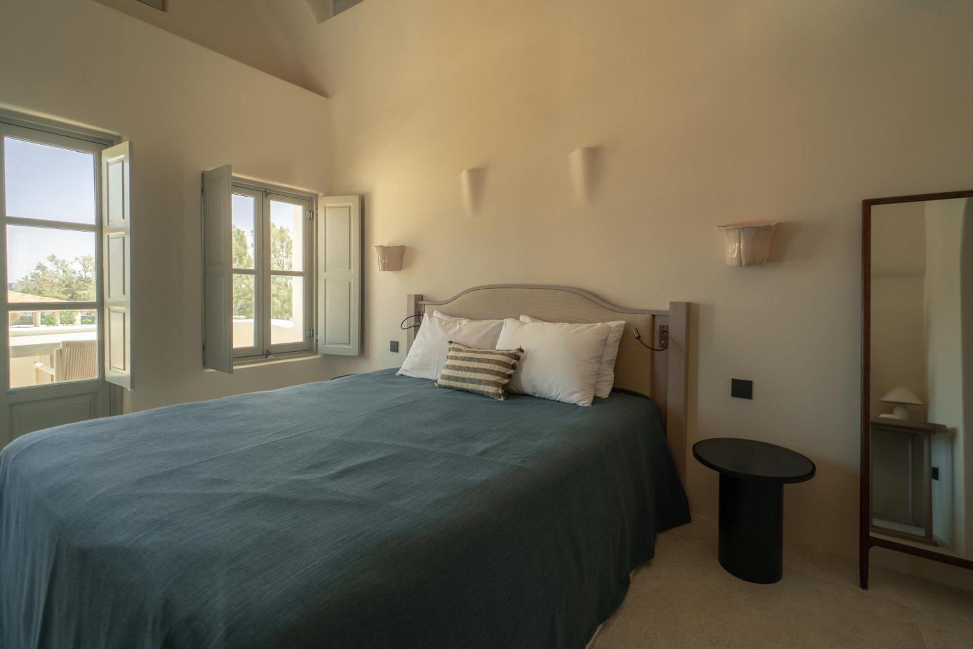 Hotel Black Rose Perissa (Santorini)