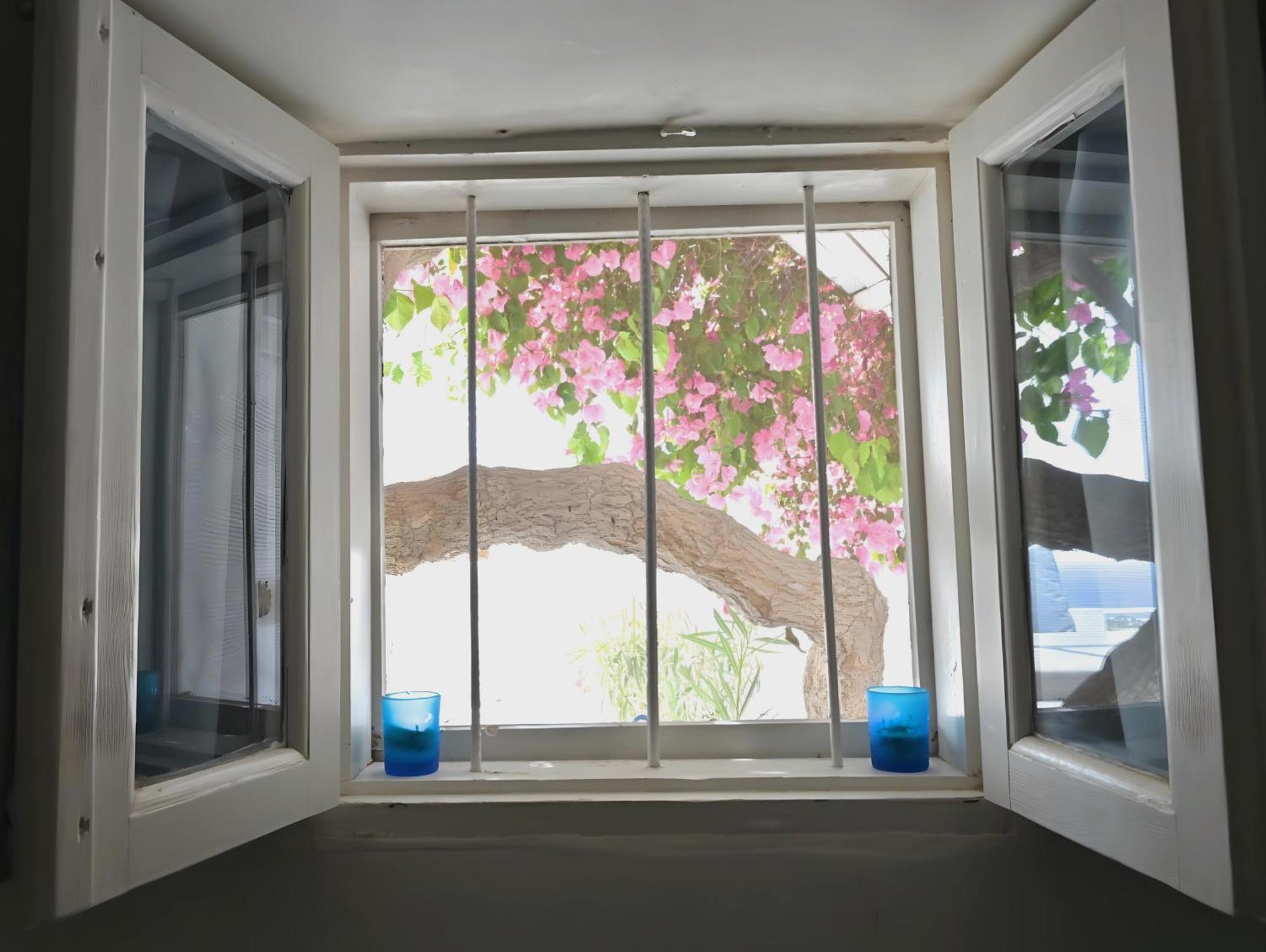 3-bed Sleeps 8 With Pool And Aircon