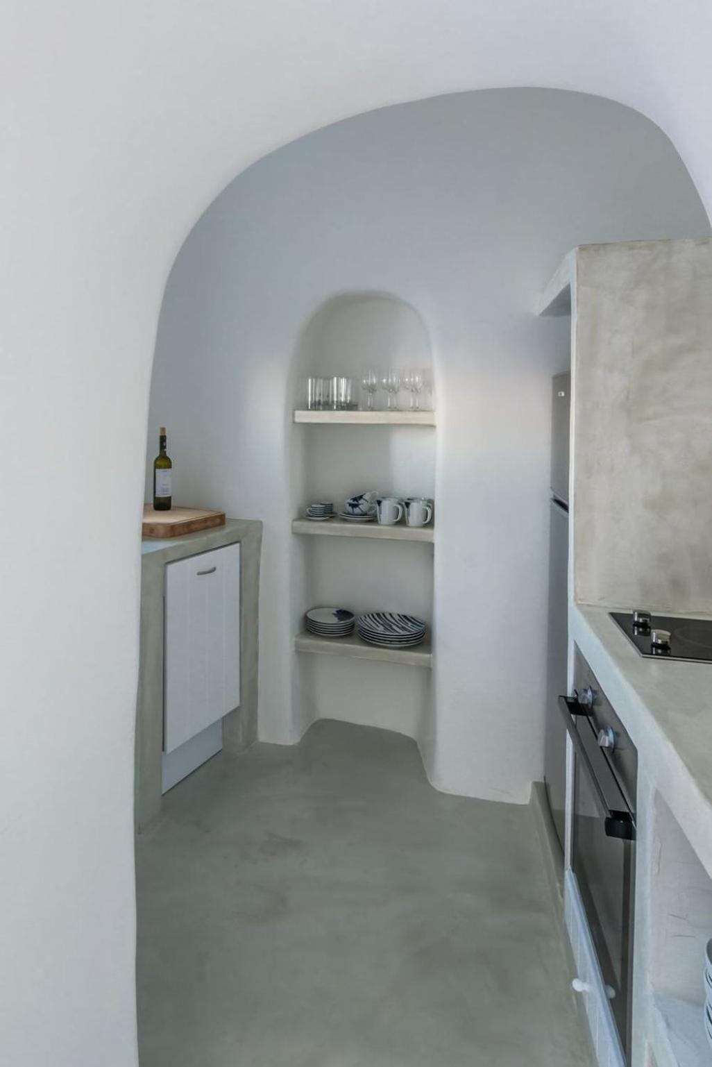 Pina Caldera Villa: Santorini Retreat With Private Pool Oia