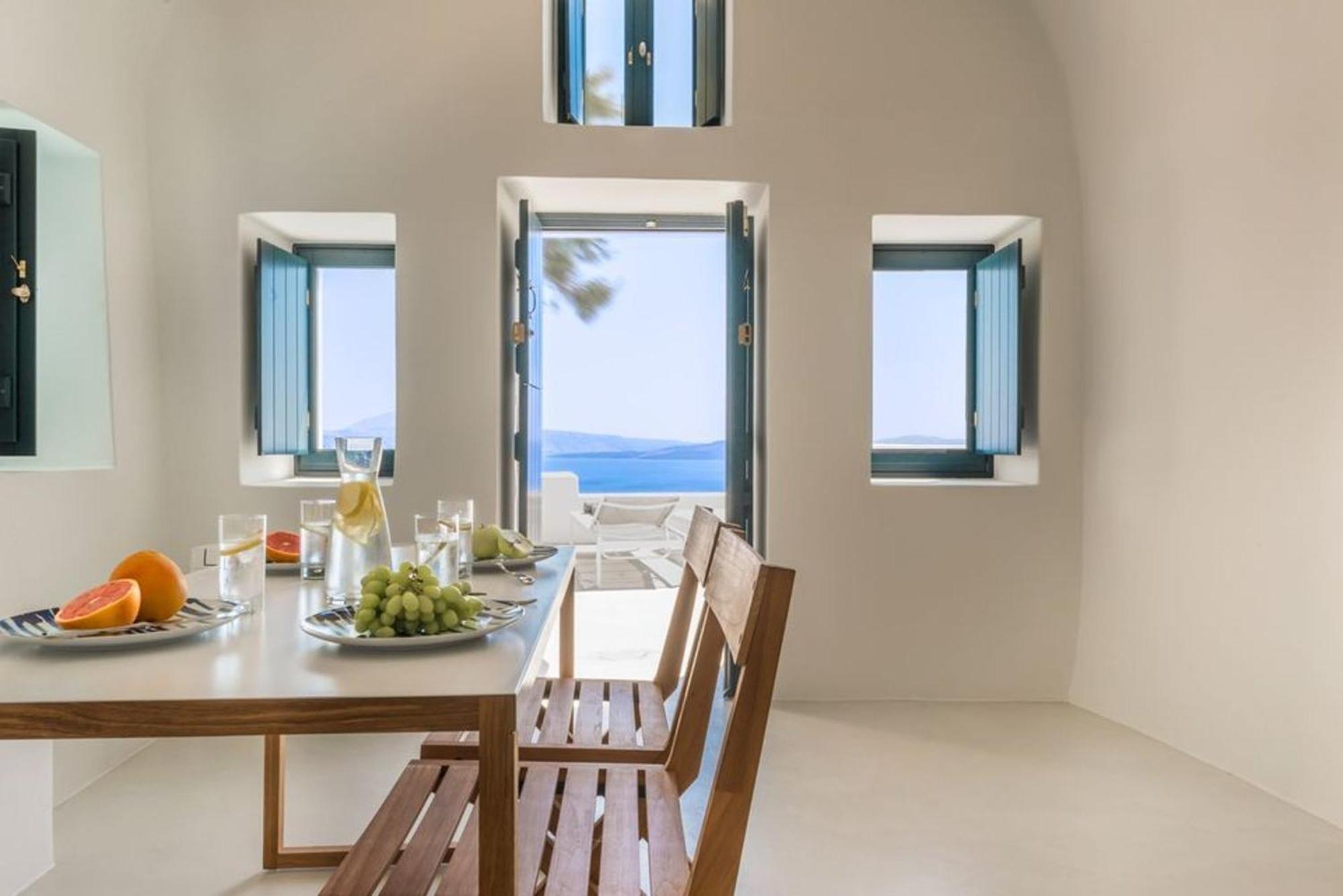 Pina Caldera Villa: Santorini Retreat With Private Pool