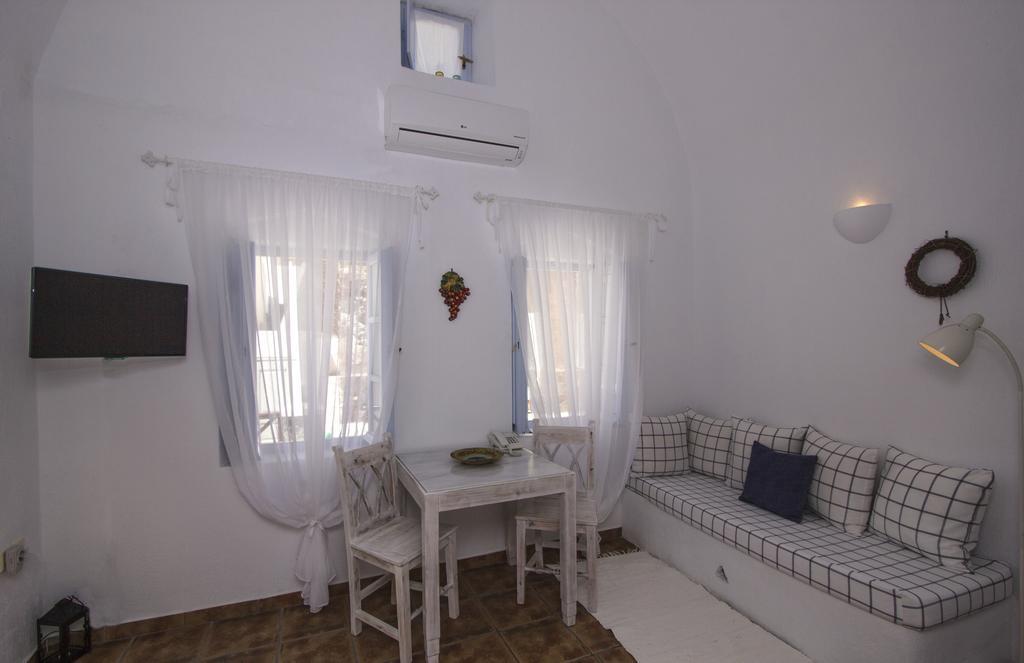 Heliades Imerovigli (Santorini)