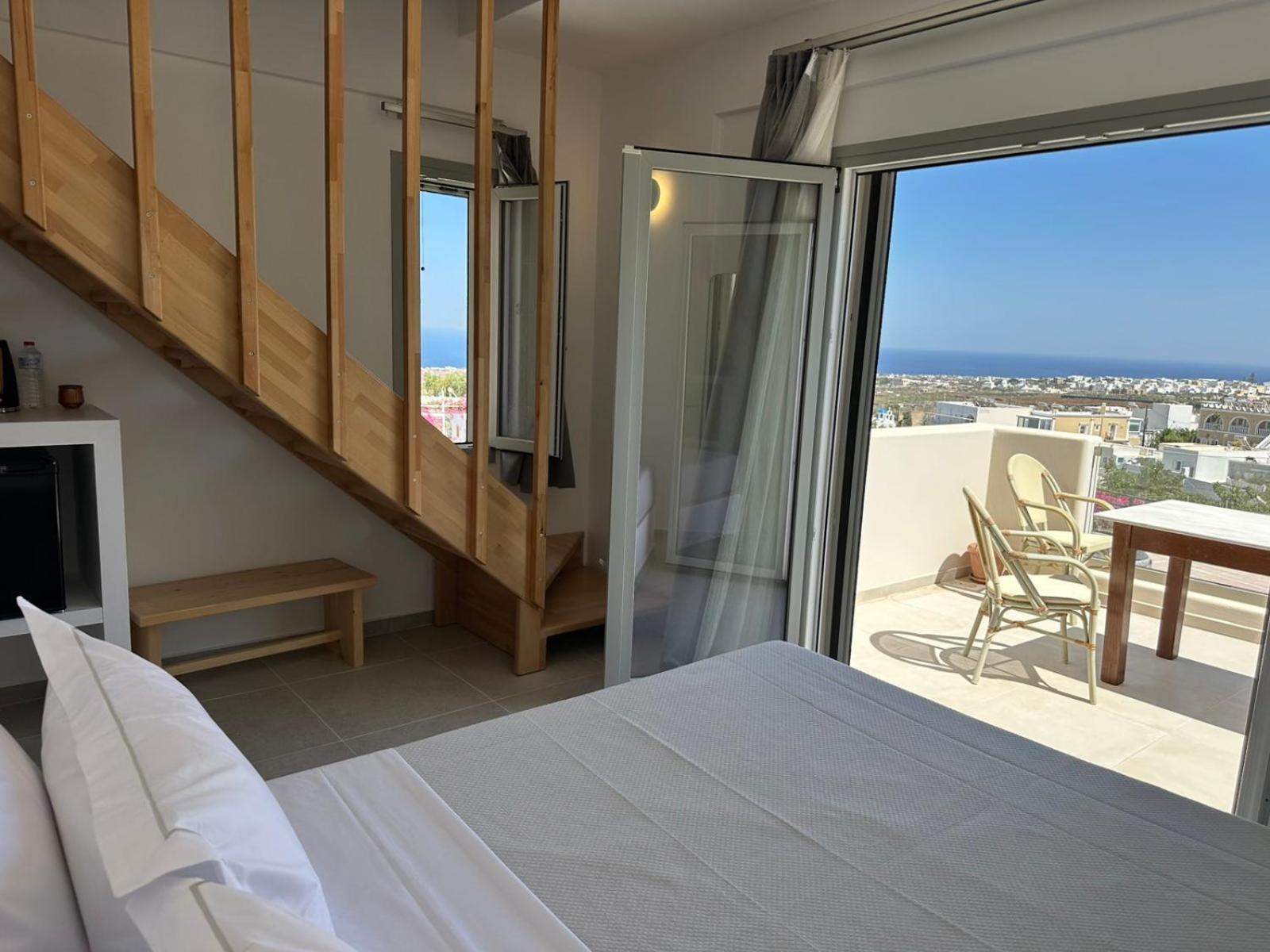 Lovely Hot-l Hotel Fira (Santorini)
