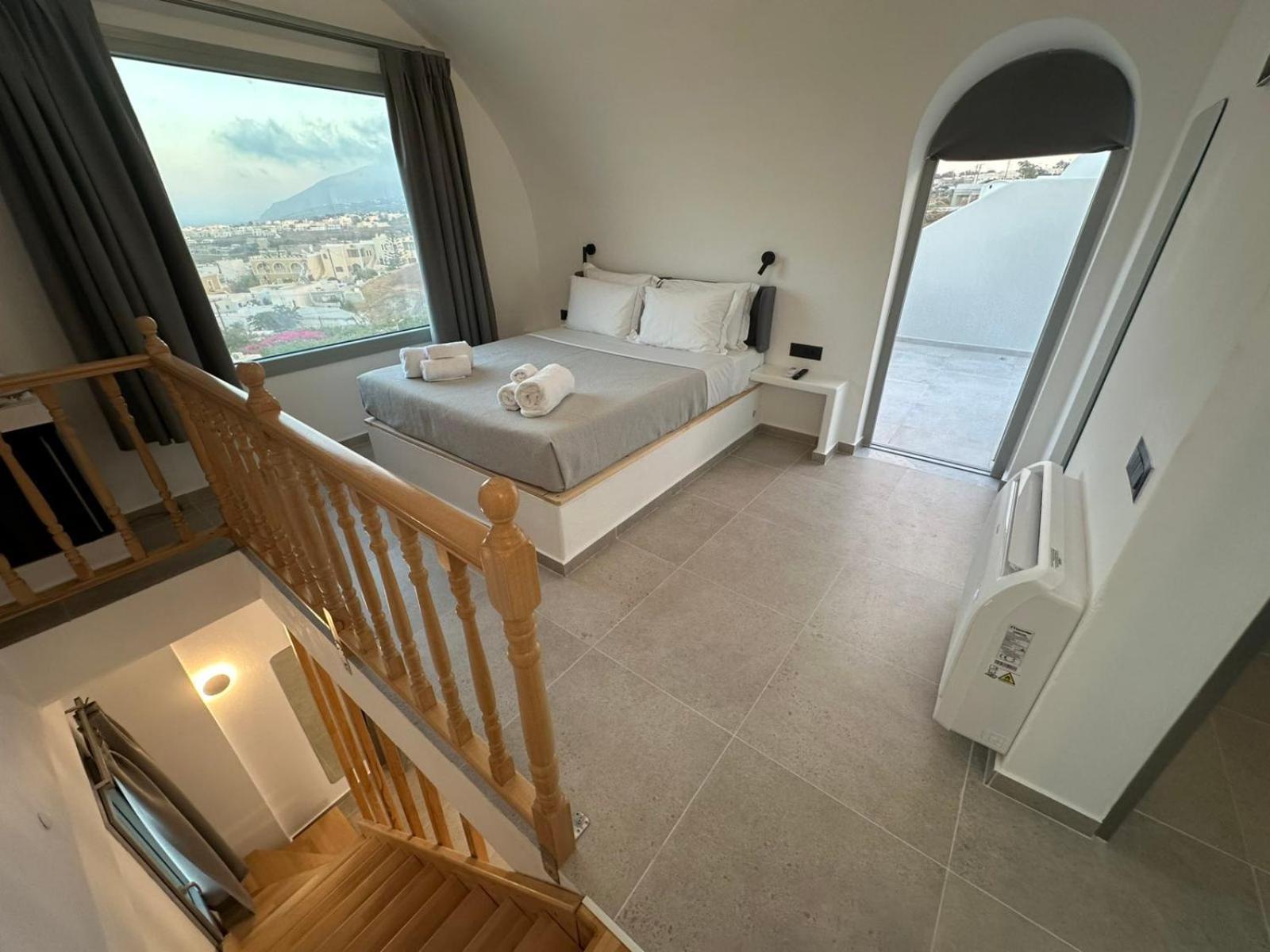 Lovely Hot-l Hotel Fira (Santorini)