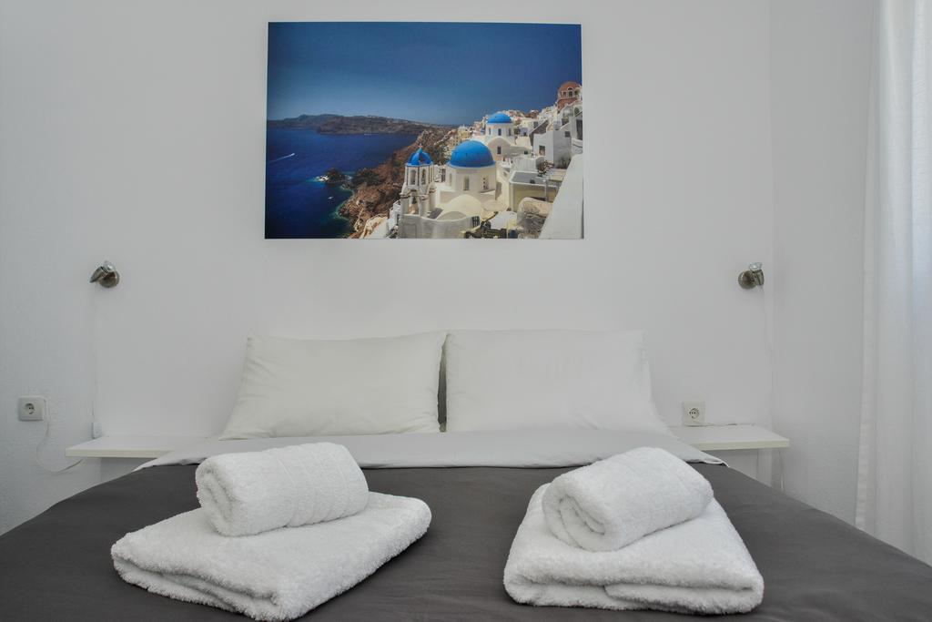 Corrado Caldera * Fira (Santorini)