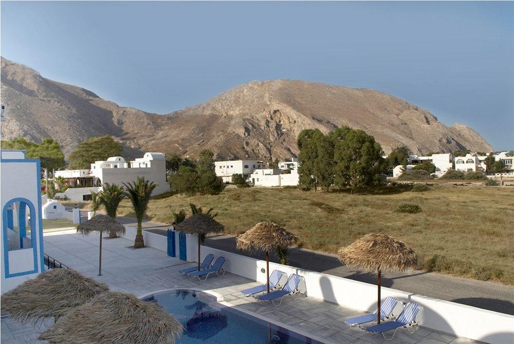 Valvis Aparthotel Perissa (Santorini)