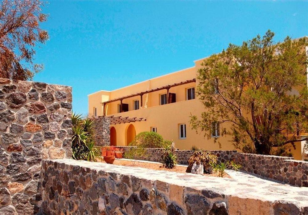 Zorbas Santorini Hotel