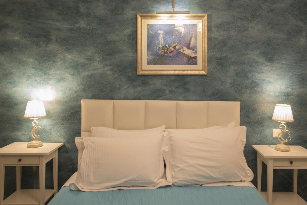 Rose Fira (Santorini)