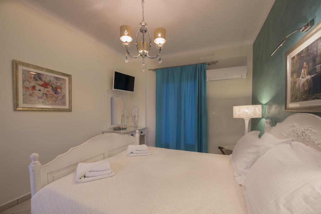 Rose 3* Fira (Santorini)
