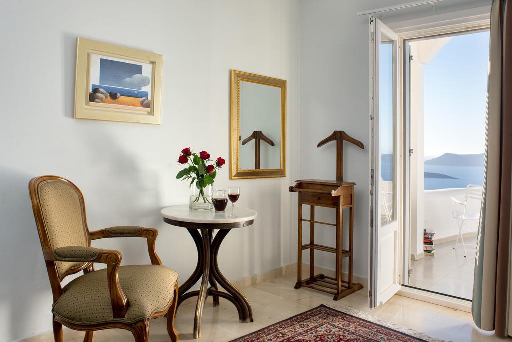 Renos Hotel Fira (Santorini)