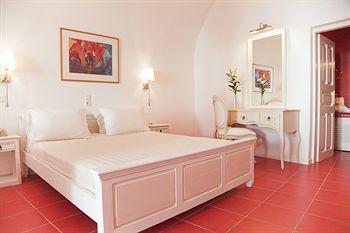 Whitedeck Santorini Hotel