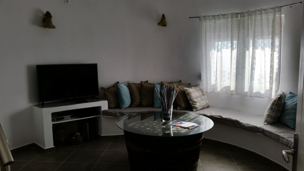 Abelomilos Exclusive * Imerovigli (Santorini)