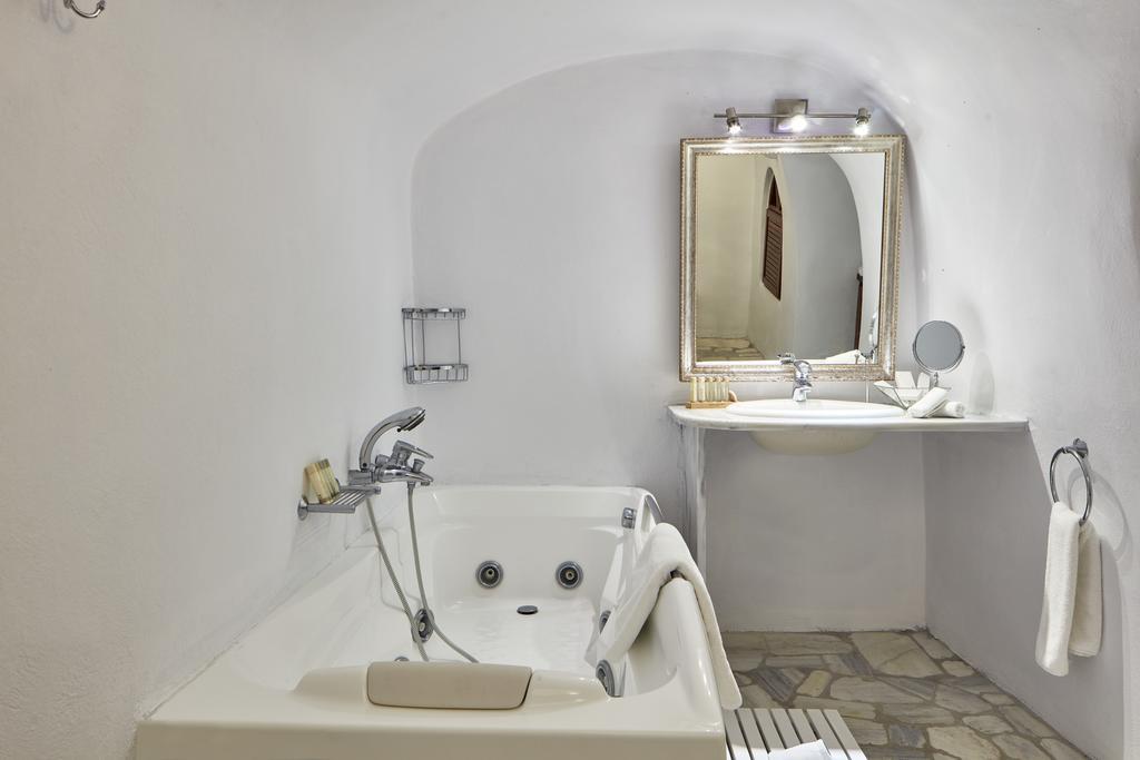 La Maltese Caldera Concept Hotel