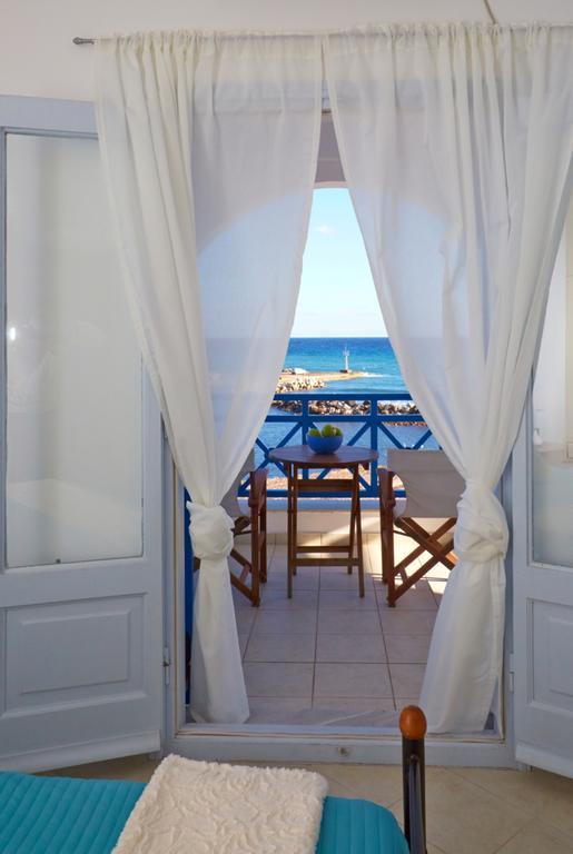 Rodothea And Adams On The Beach, Santorini Apartment *