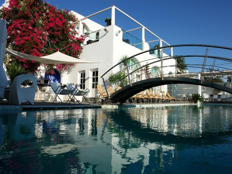 Theoxenia Caldera Hotel