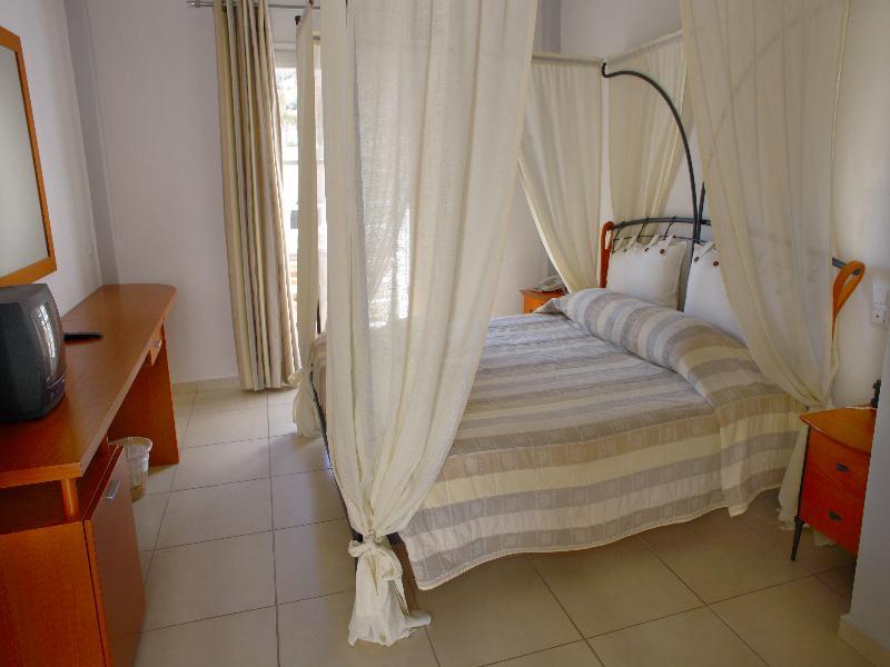 Terra Blue Santorini 3* Kamari (Santorini)