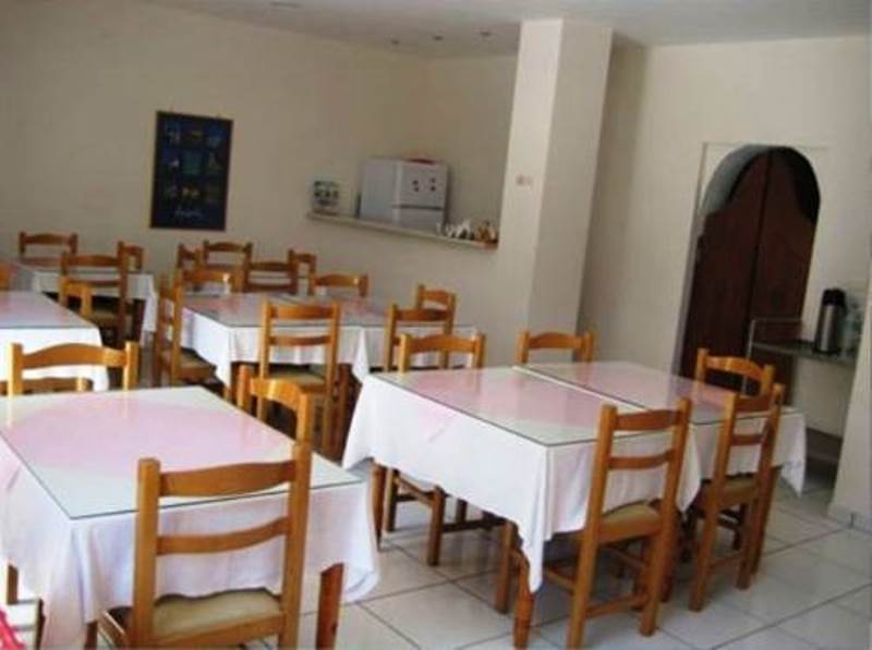 Rena Aparthotel Perissa (Santorini)