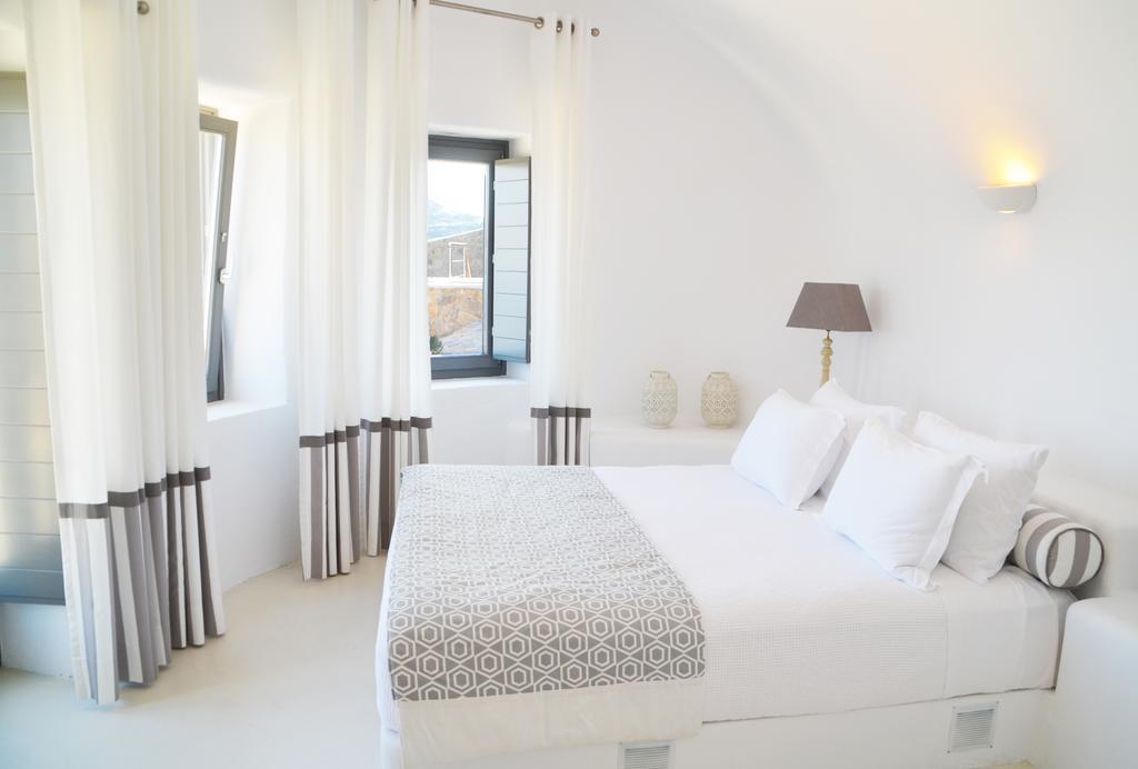 Kamini Santorini Villa Pyrgos Kallistis