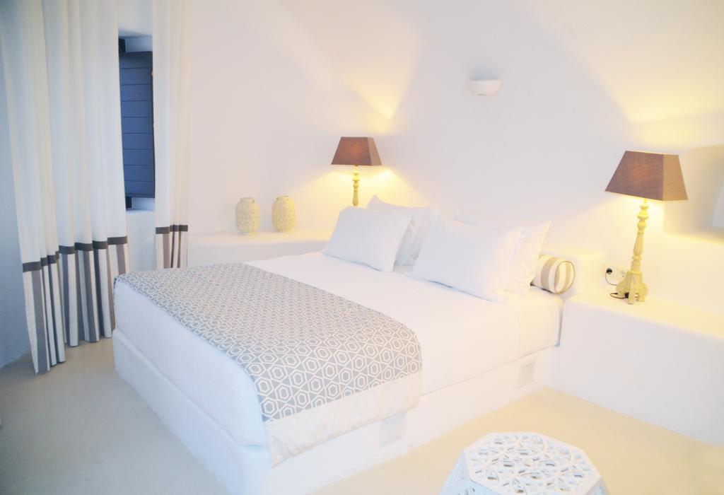Kamini Santorini