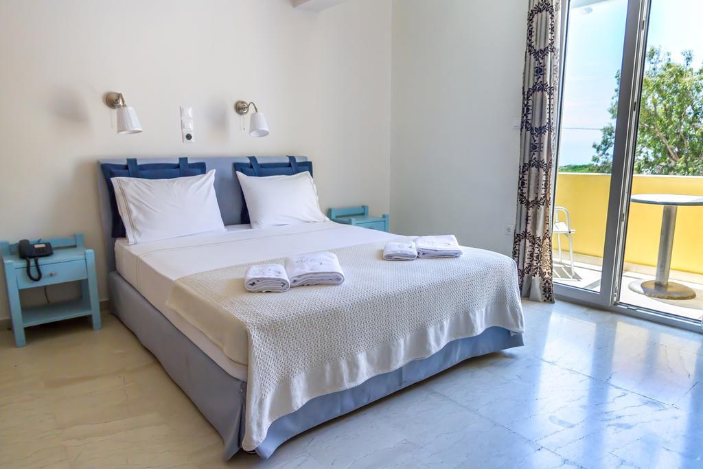 Zorbas Santorini Hotel