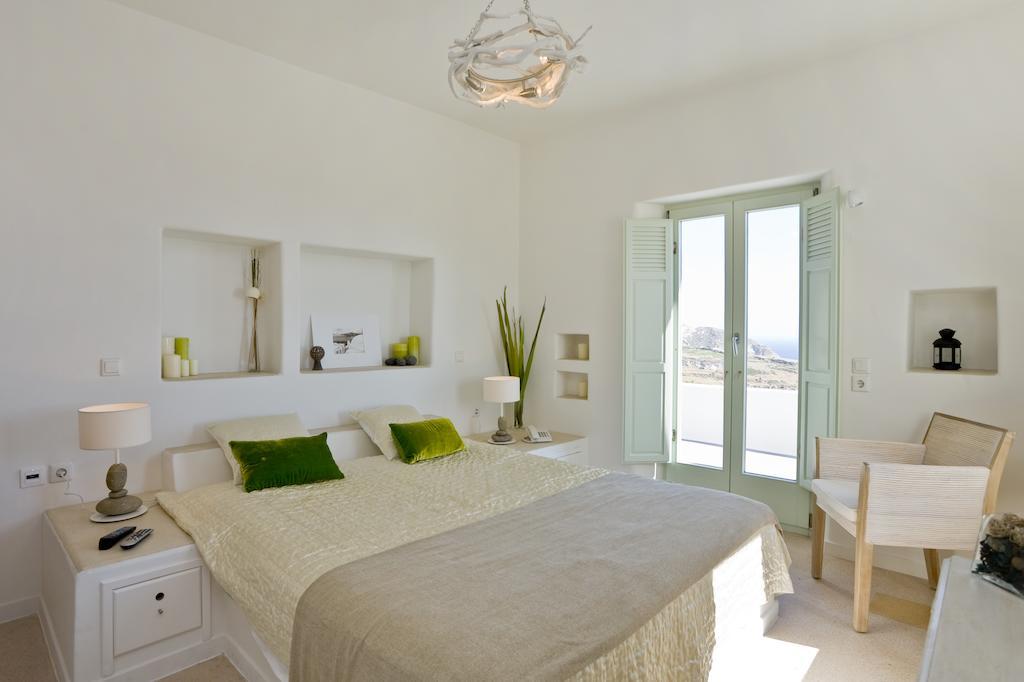Black Rock Villa *