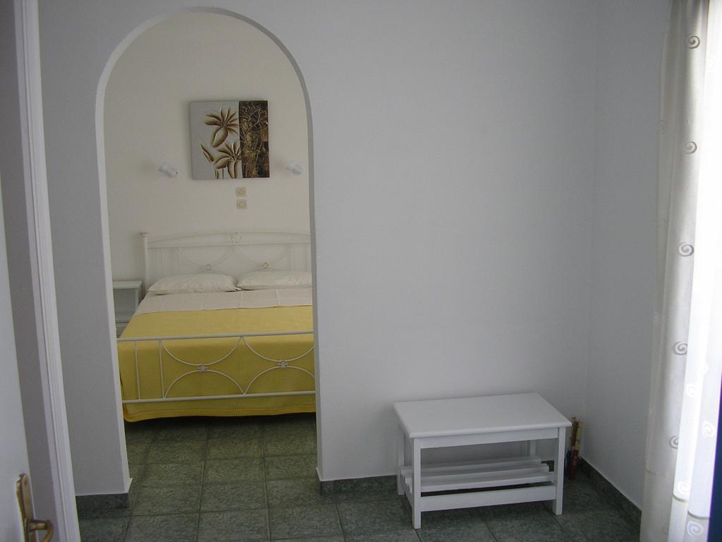 Finikas Santorini Kamari (Santorini)