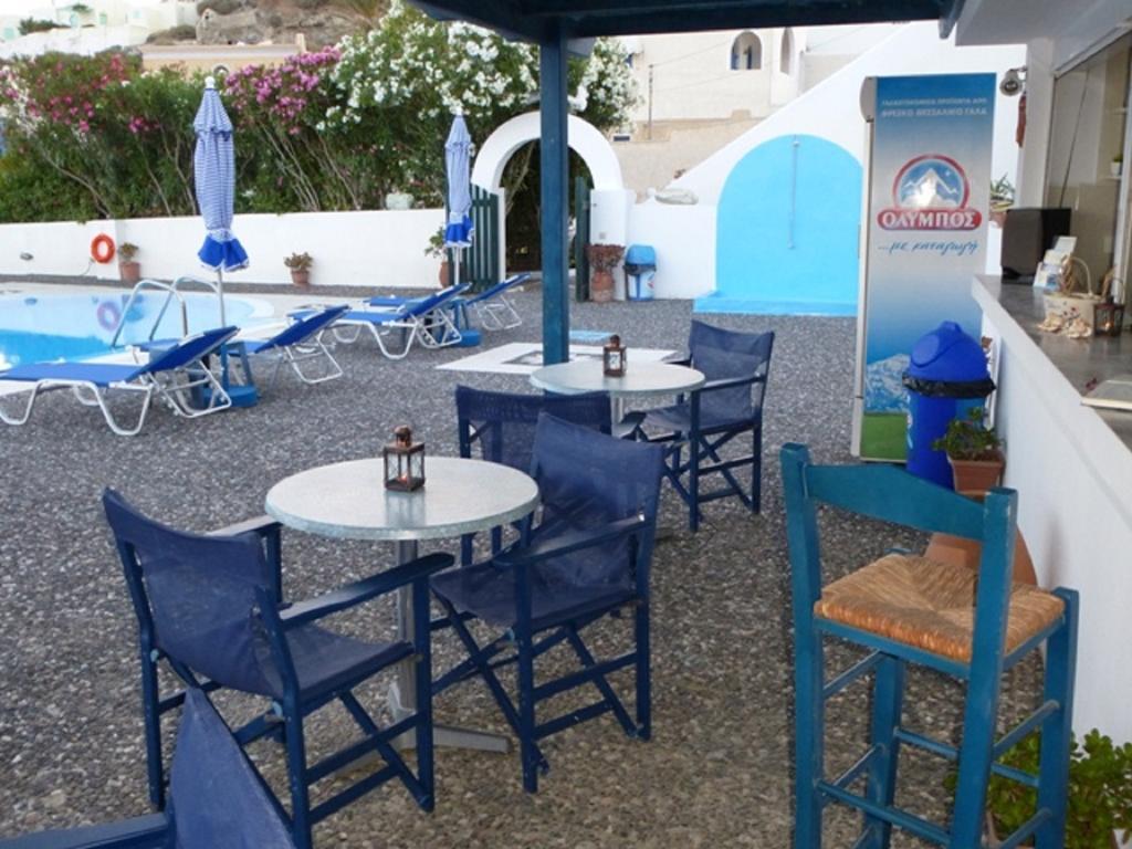 Aparthotel Thira's Dolphin 3*