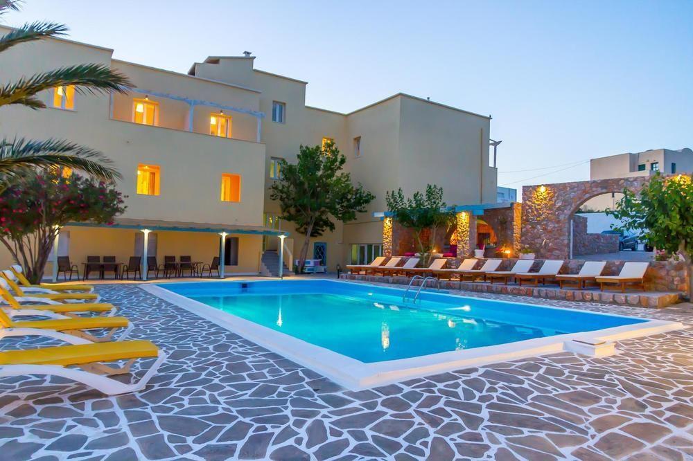 Hotel Zorbas Santorini 3*