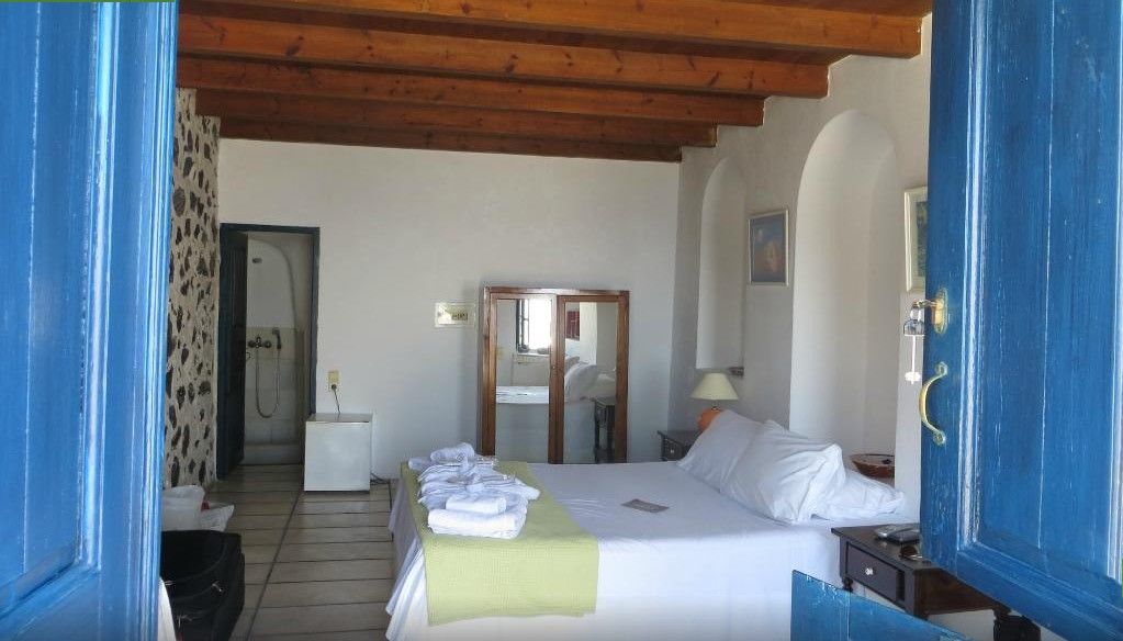 Santorini Hotel 3*