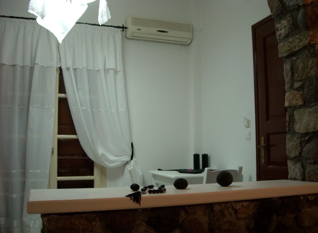 Kafouros 2* Kamari (Santorini)