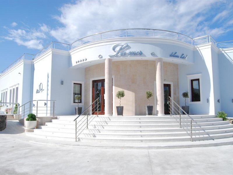 La Deluxe & (adults Only) Hotel Kamari (Santorini)