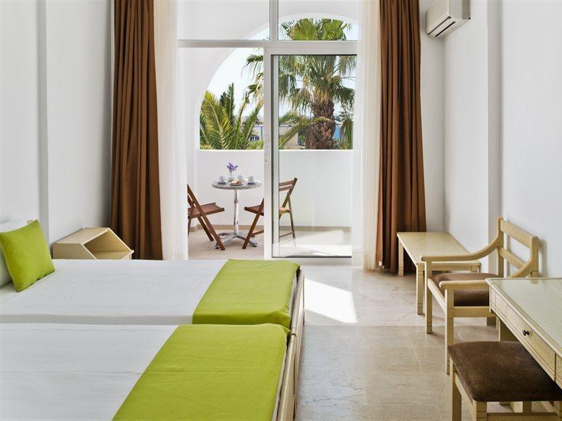 Makarios Hotel Kamari (Santorini)