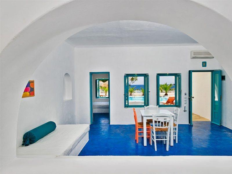 Nissia & 2* Kamari (Santorini)