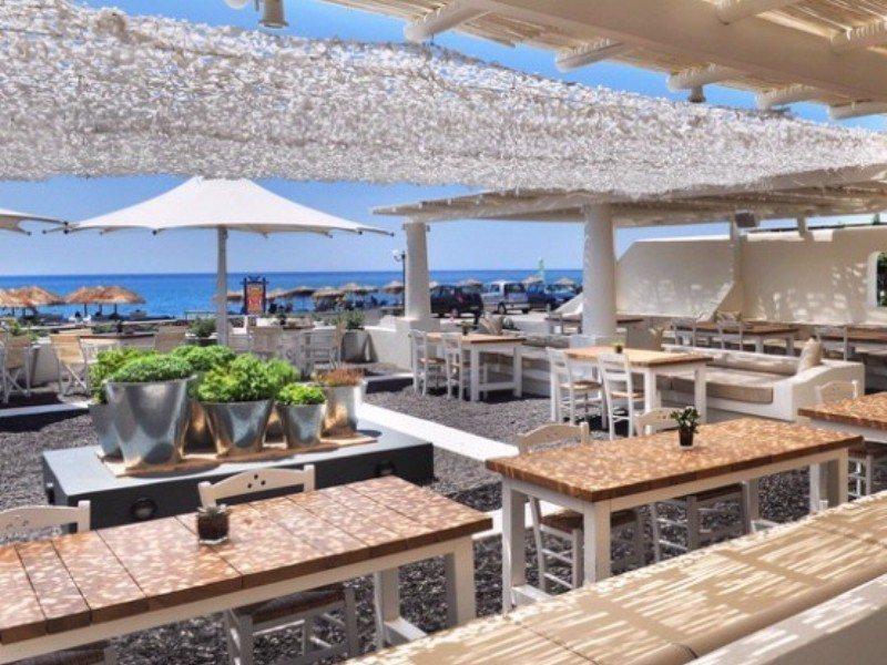 Anemos Lounge Hotel Perissa (Santorini)