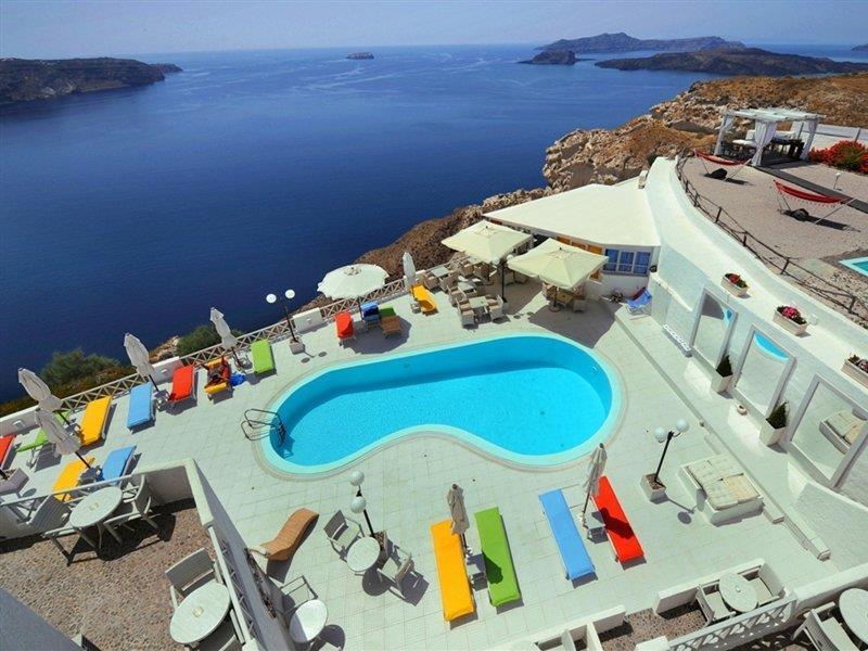 Artemis Hotel