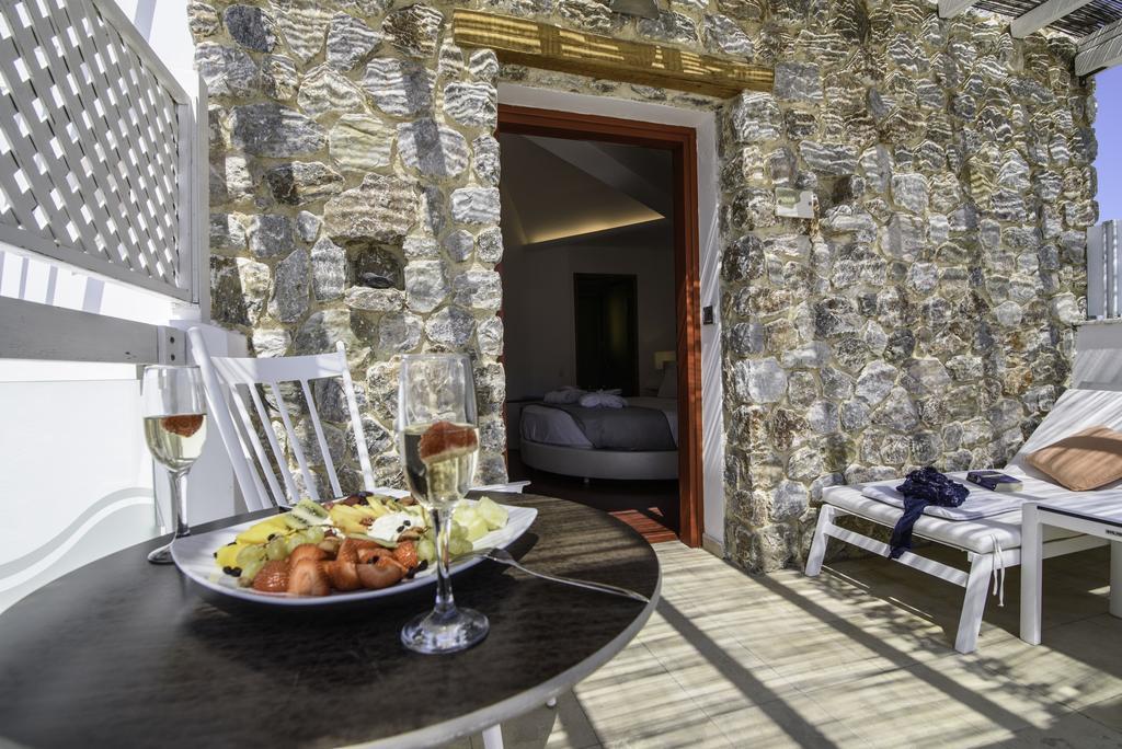 Hotel La Deluxe & (adults Only) Kamari (Santorini)