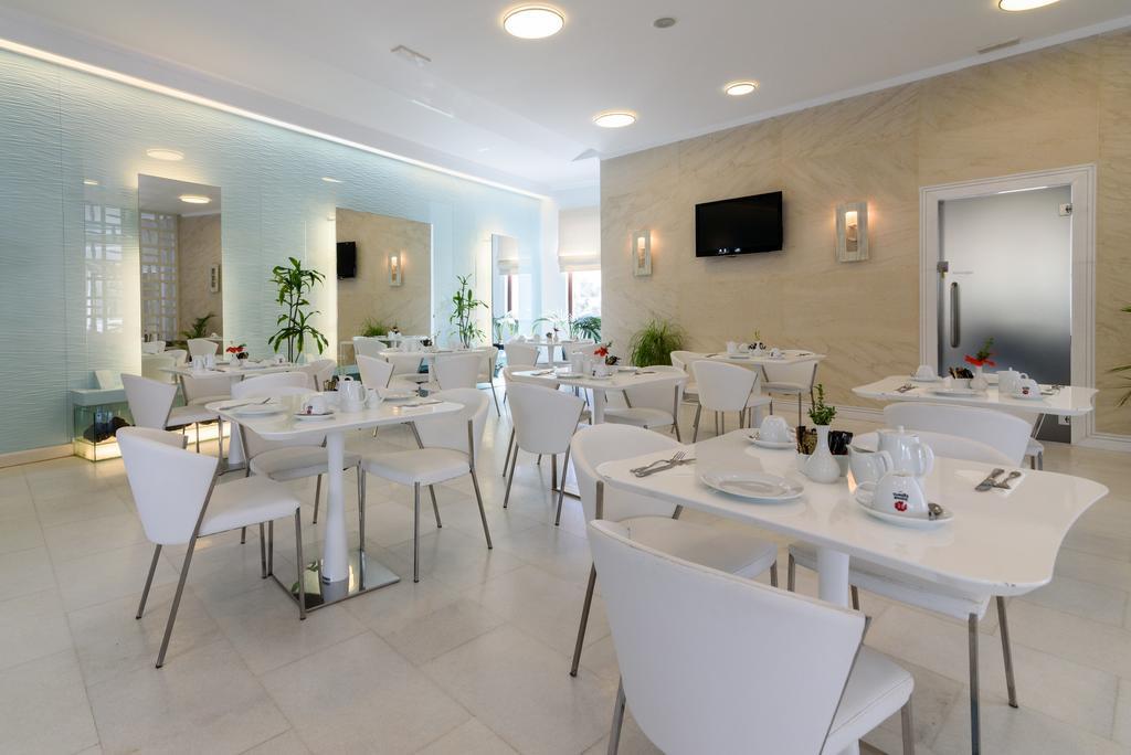 Hotel La Deluxe & (adults Only) Kamari (Santorini)
