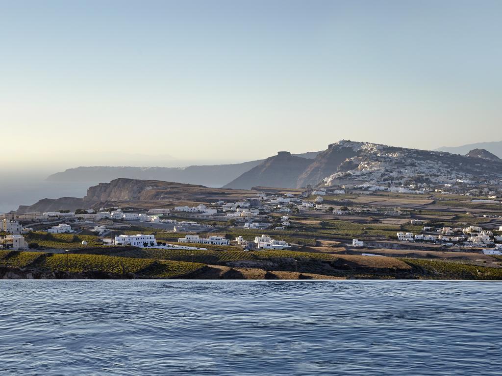 Smy Santorini & 4*