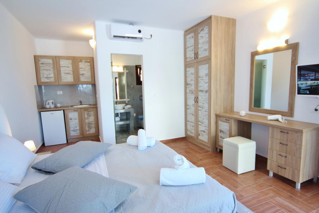 Ifestos Aparthotel