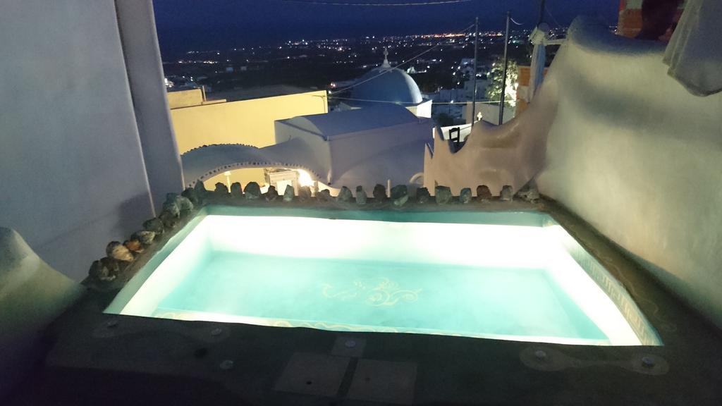 αura Cave Pousada Fira (Santorini)