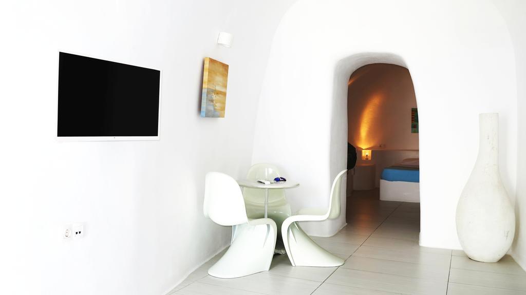 Finesse 3* Oia (Santorini)