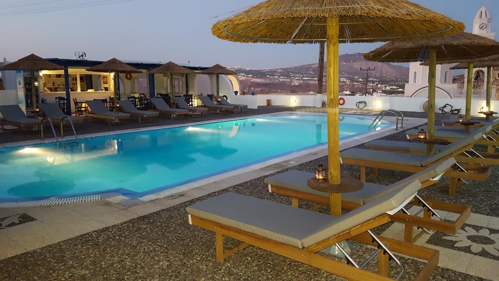 Thira's Dolphin Aparthotel