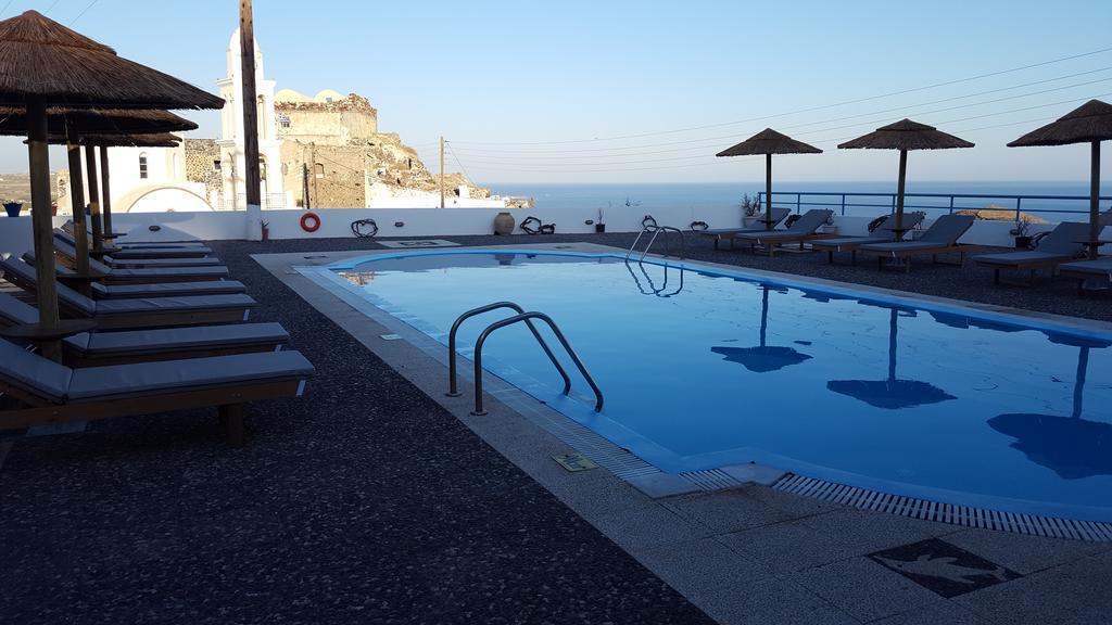 Thira's Dolphin Aparthotel