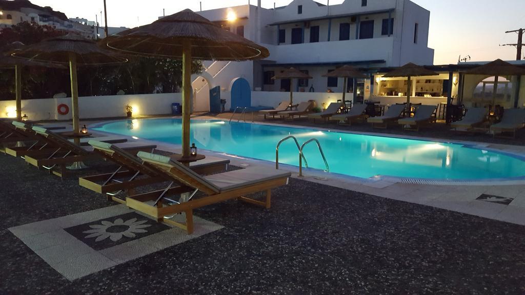 Thira's Dolphin Aparthotel