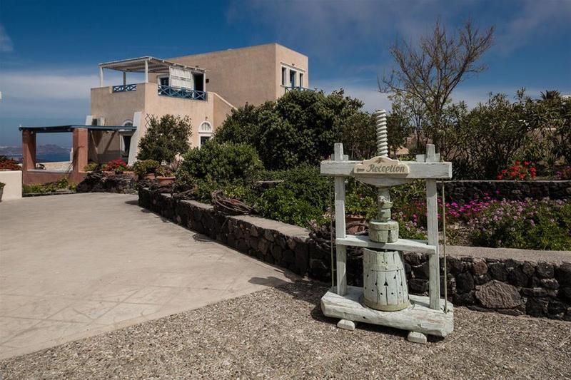Aegagros Caldera Villa