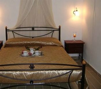 Santorini Renaissance - 3*